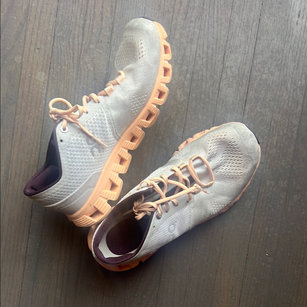 Oncloud Stylish Women's White and Peach Sneakers